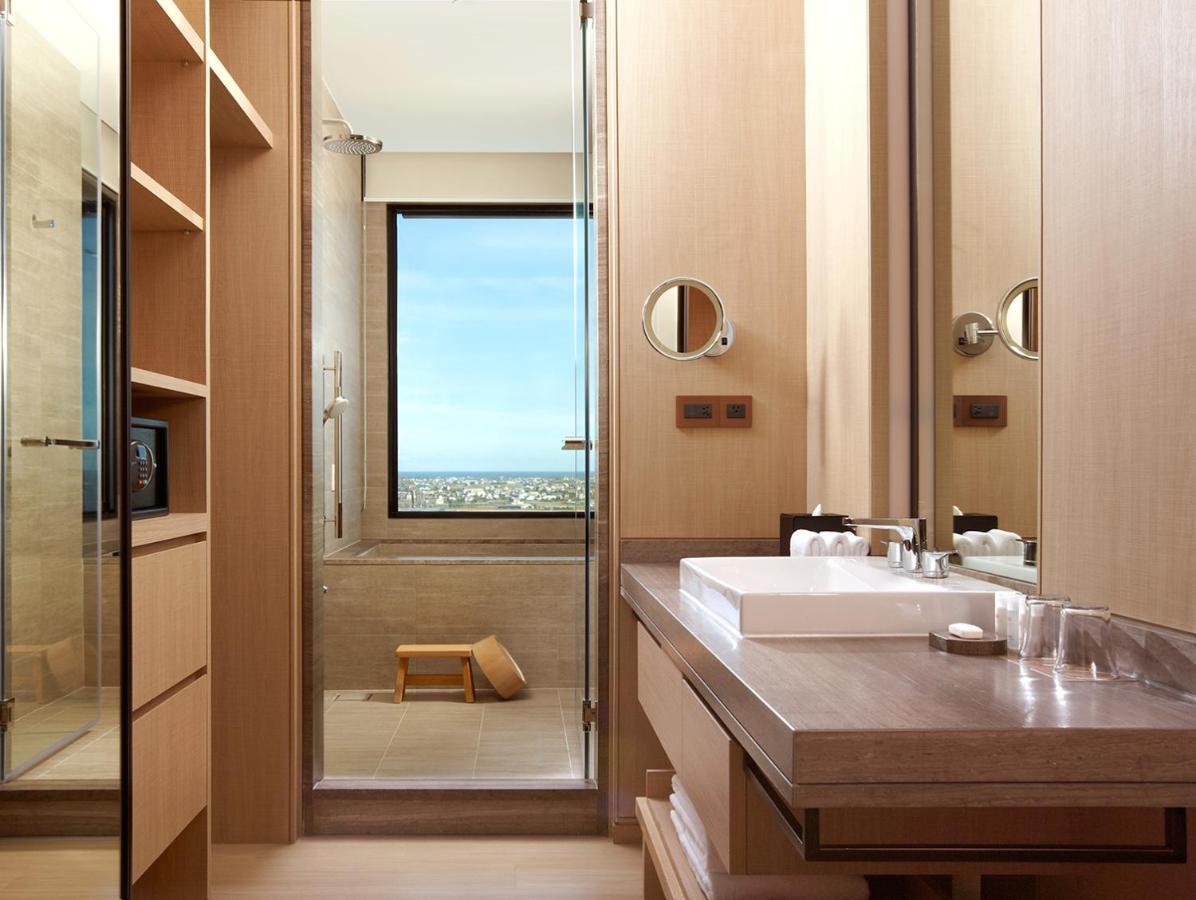 Mu Jiaoxi Hotel Buitenkant foto Bathroom