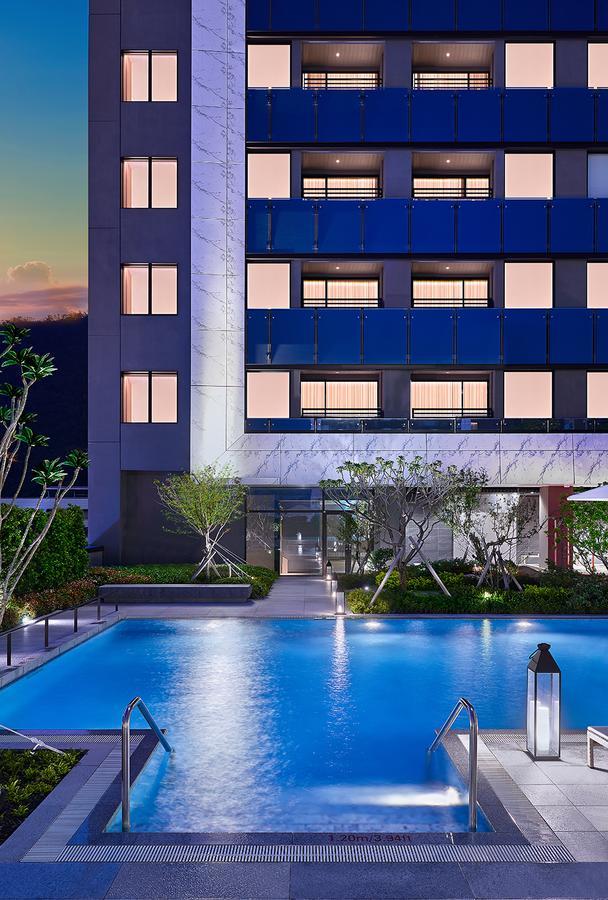 Mu Jiaoxi Hotel Buitenkant foto The hotel's pool