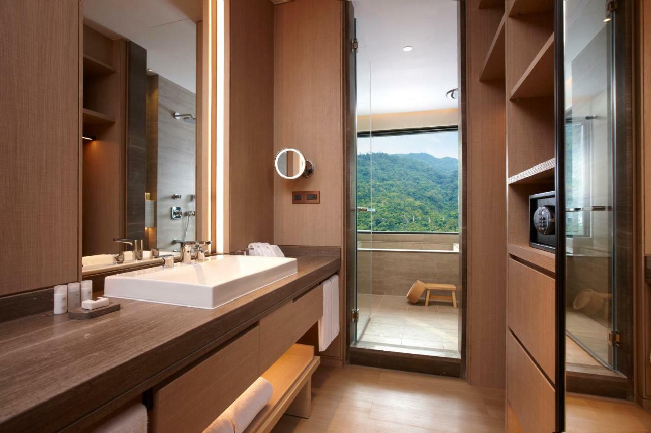 Mu Jiaoxi Hotel Buitenkant foto Bathroom