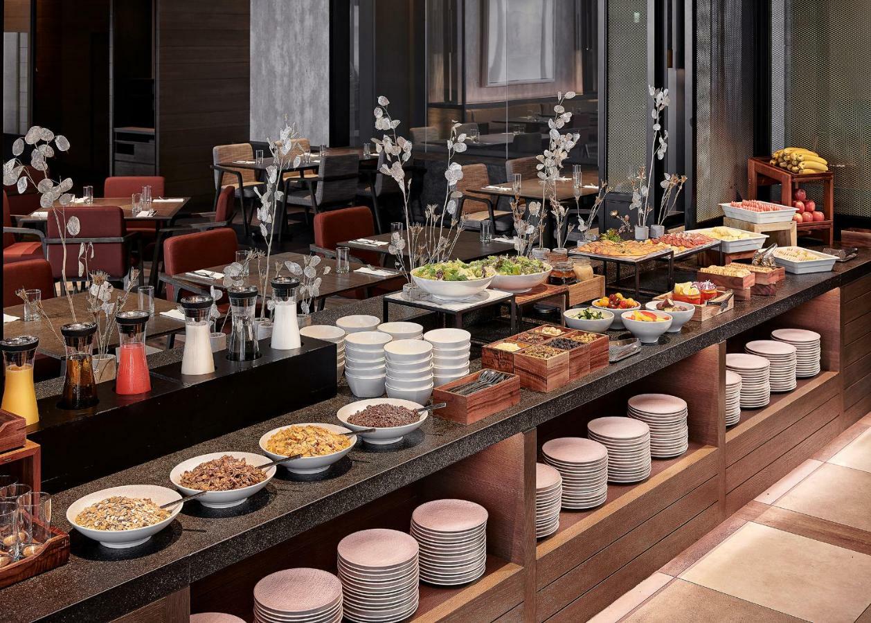 Mu Jiaoxi Hotel Buitenkant foto A buffet at a hotel